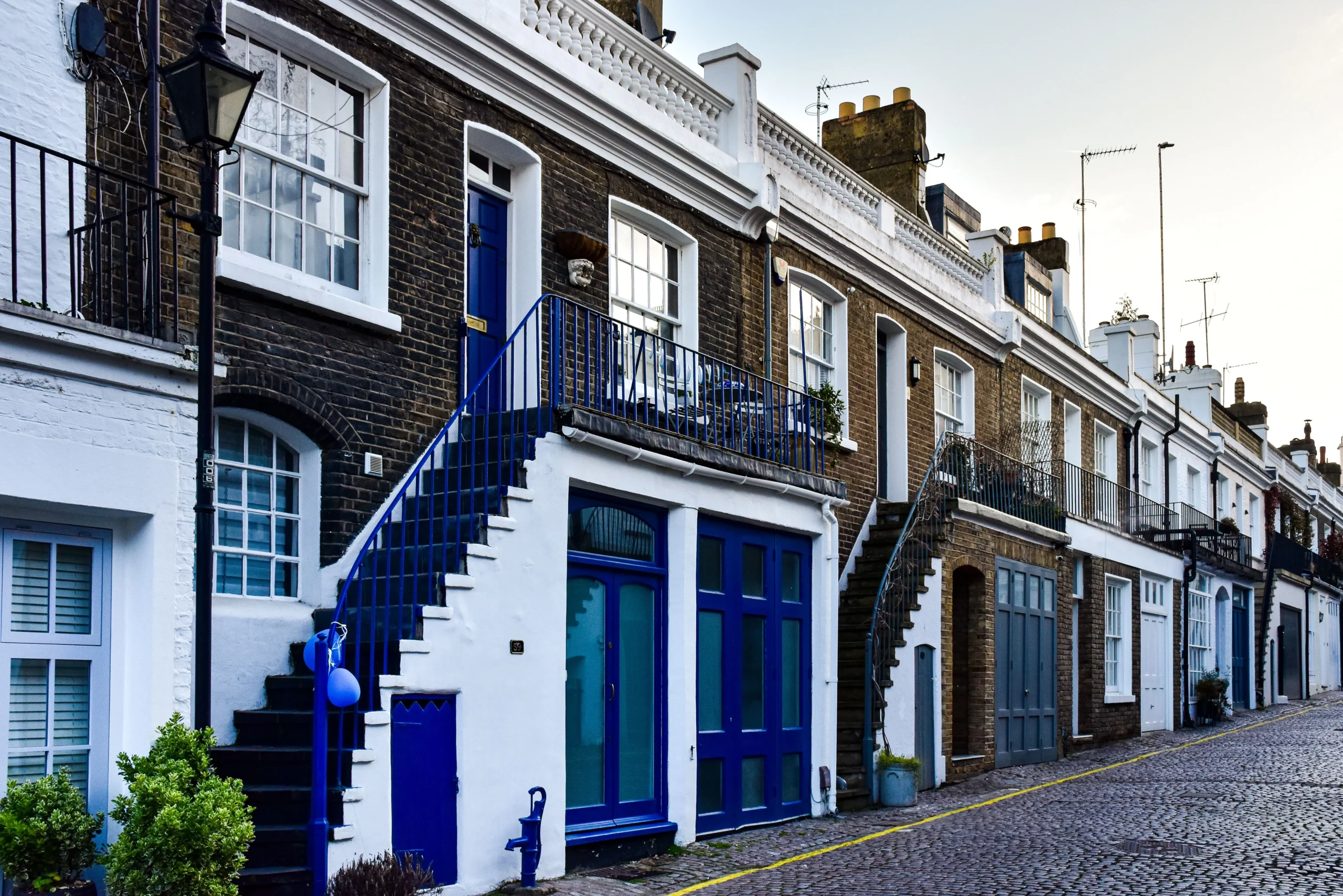 What Can Delay a House Sale in the UK? 12 Common Causes
