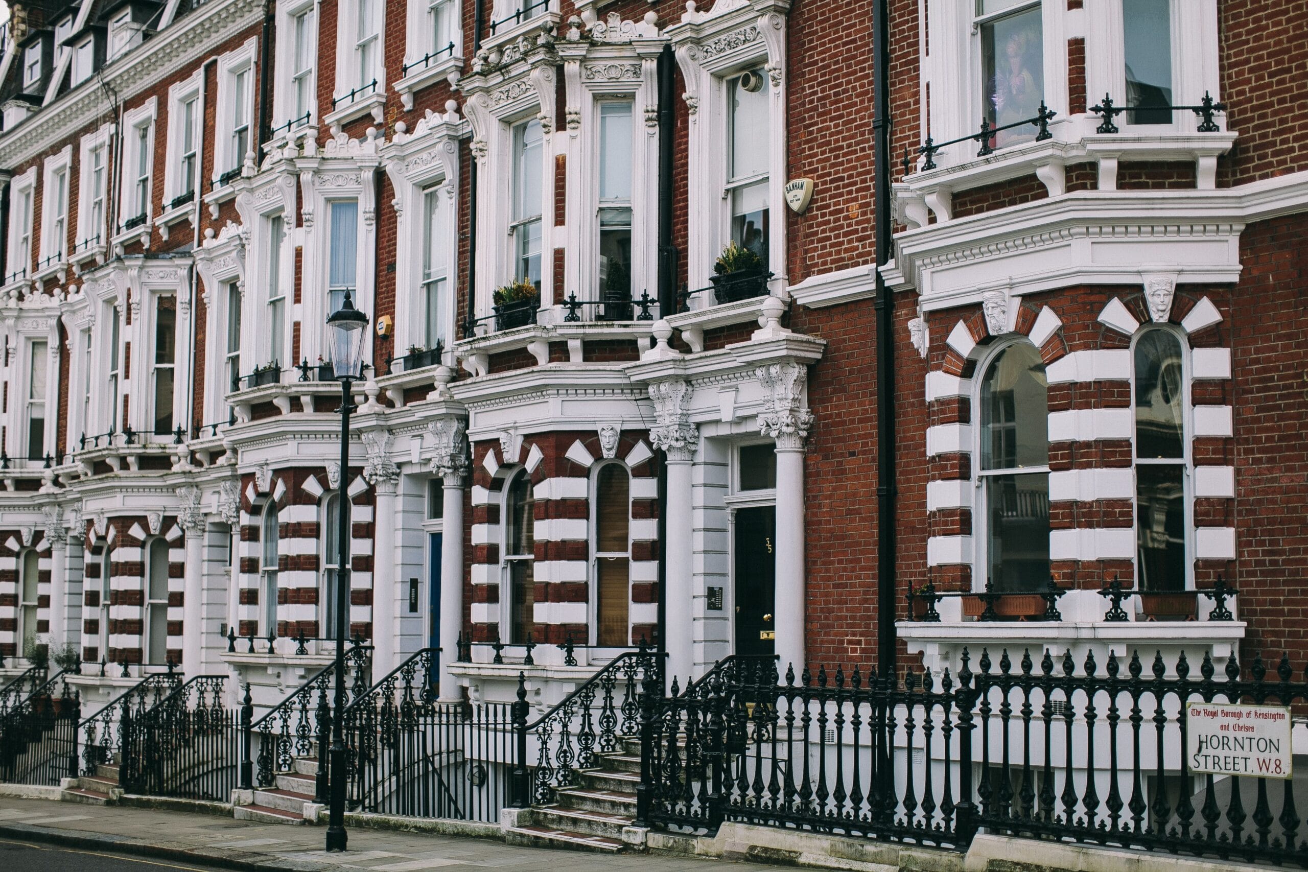 How Long Does It Take to Sell a House in the UK?